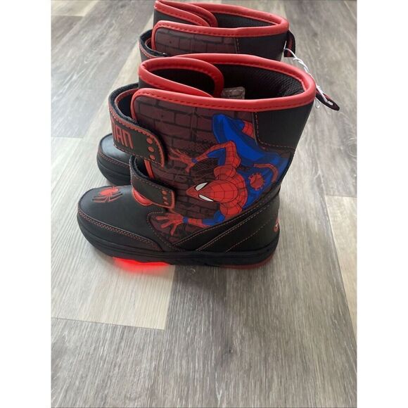 Marvel Boys Spider-Man Light-Up Hook & Loop Winter Boots Red/Black Size 8 - Picture 1 of 8